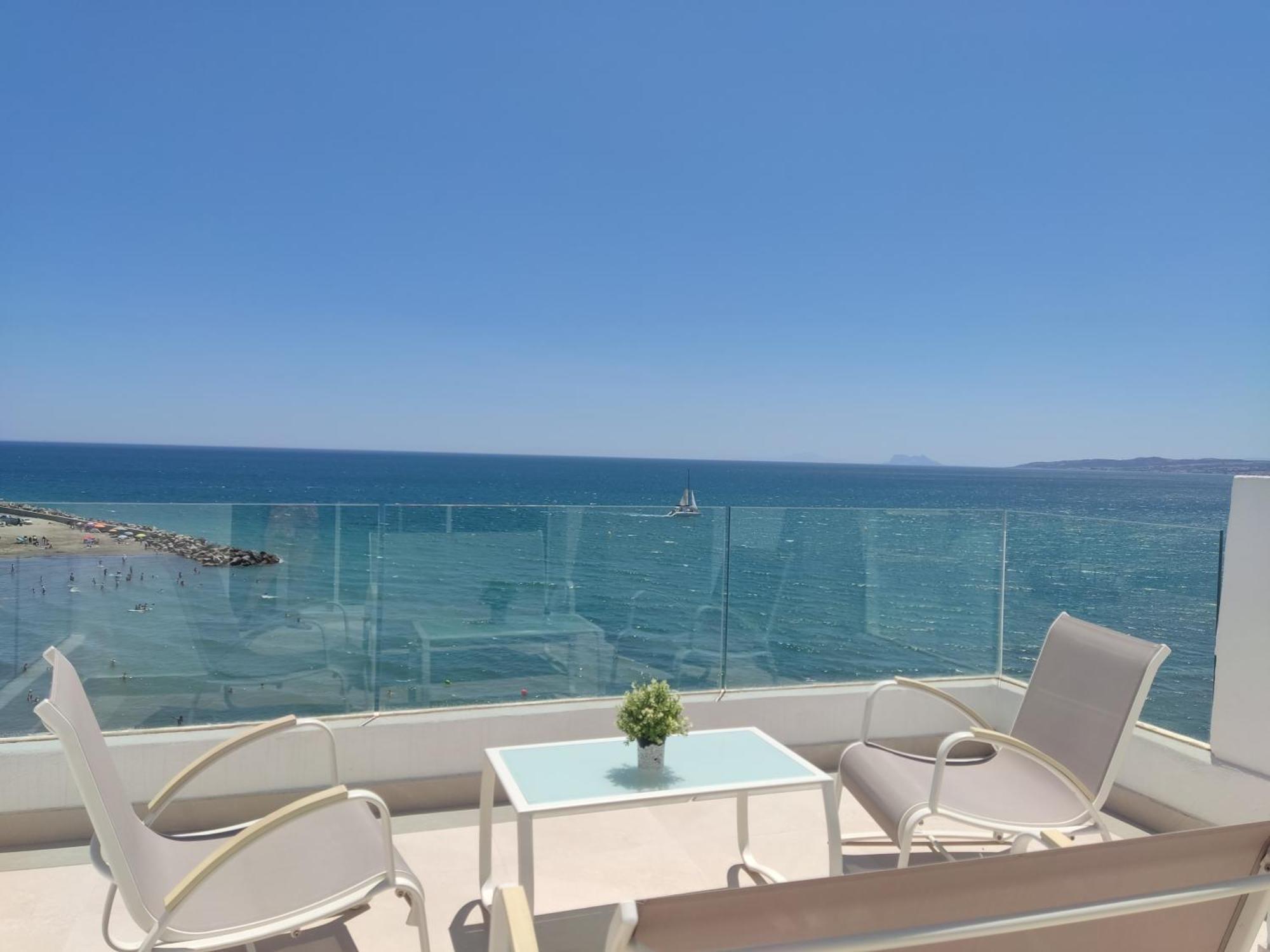 Front Sea View Penthouse Apartment Estepona Ngoại thất bức ảnh